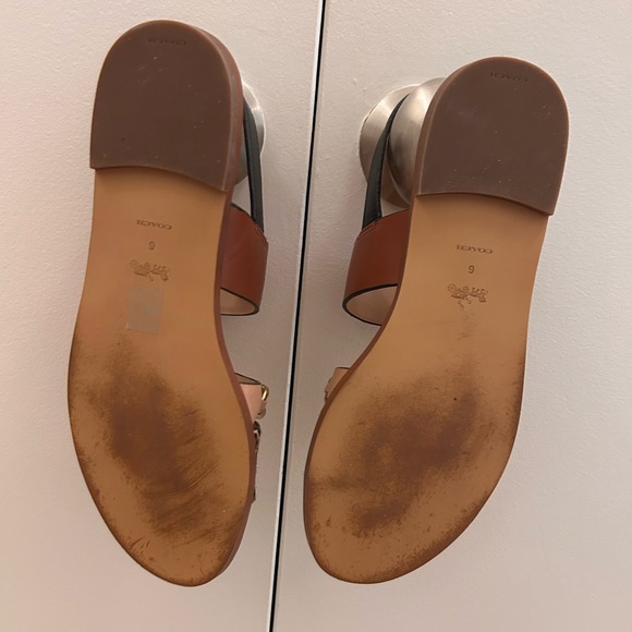 Coach Heather leather sandals, size 6. Like new condition - Picture 3 of 11
